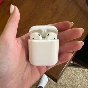1st Generation Apple AirPods